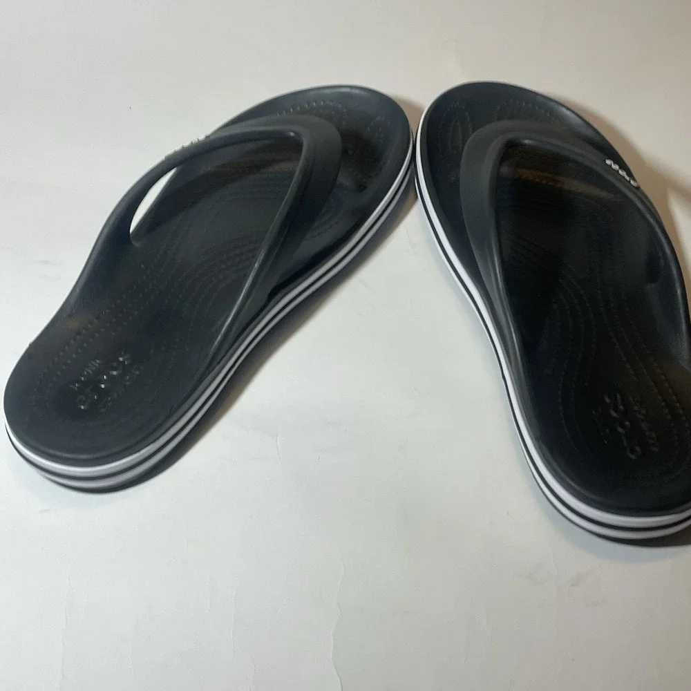 Crocs Thong Sandals Lightweight Comfort Black / white SZ Men's 10 Women's 12 New
